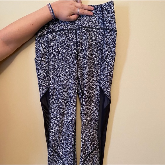Lululemon leggings - Picture 1 of 3